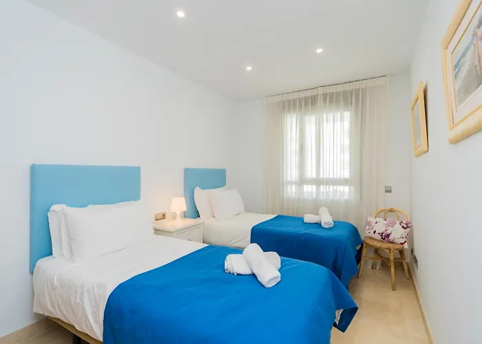 3 Bedroom Arqueros דירה *